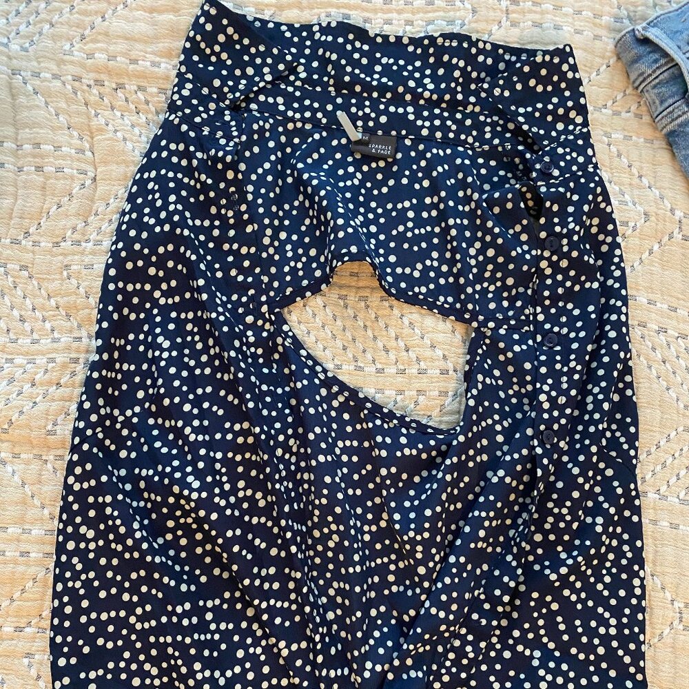 Sleeveless Keyhole Tie Top